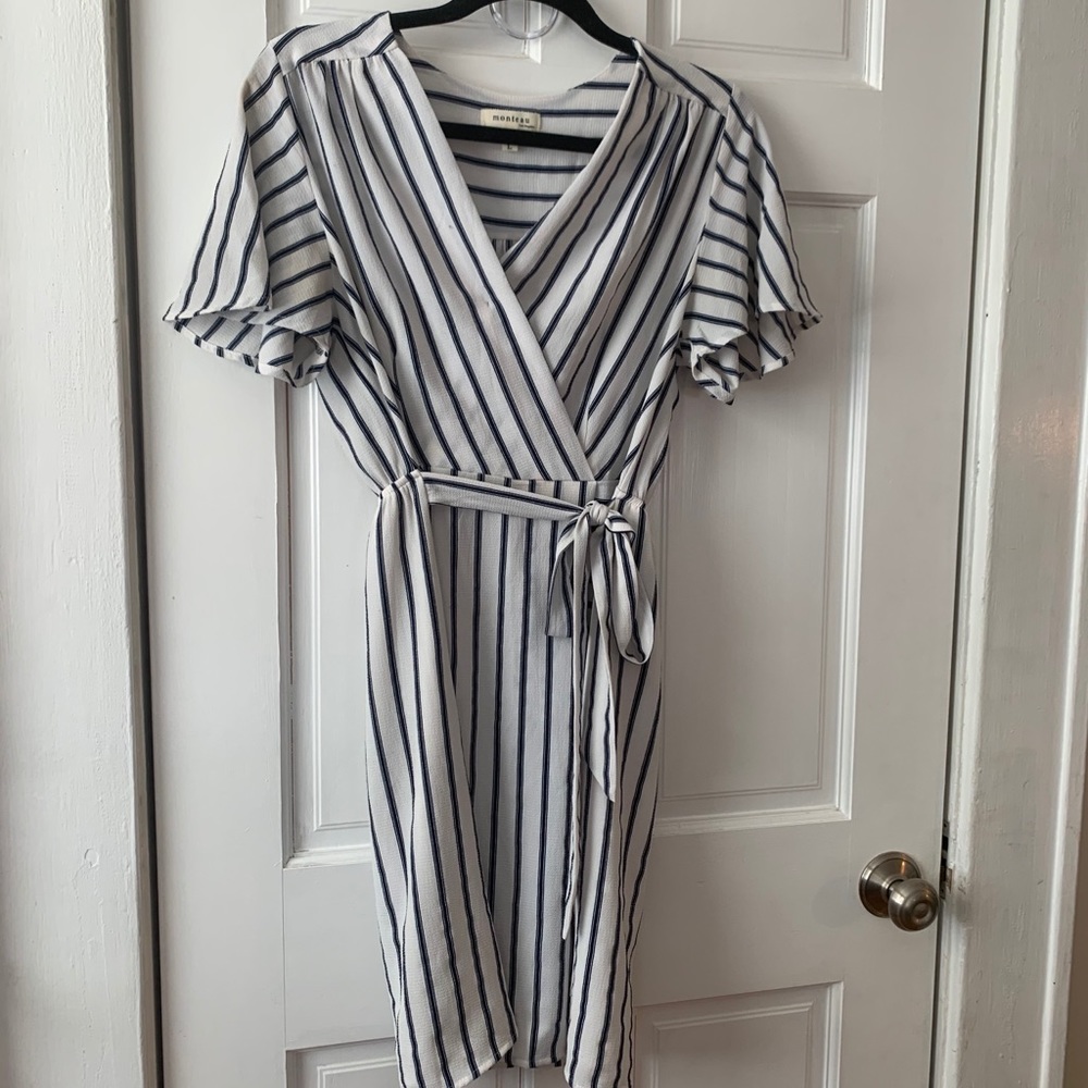 Short sleeve wrap dress